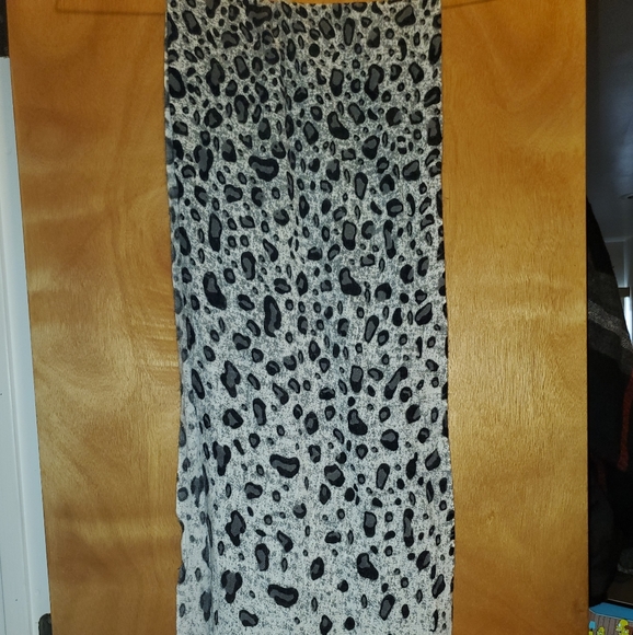 Accessories - Women's scarf